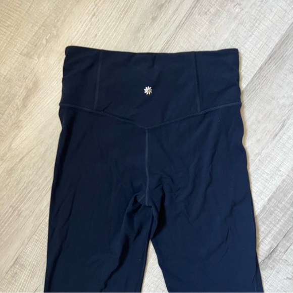 ATHLETA ELATION RISE FLARE PANT YOGA LEGGINGS Navy Blue Medium Pilates Gym - Picture 10 of 16